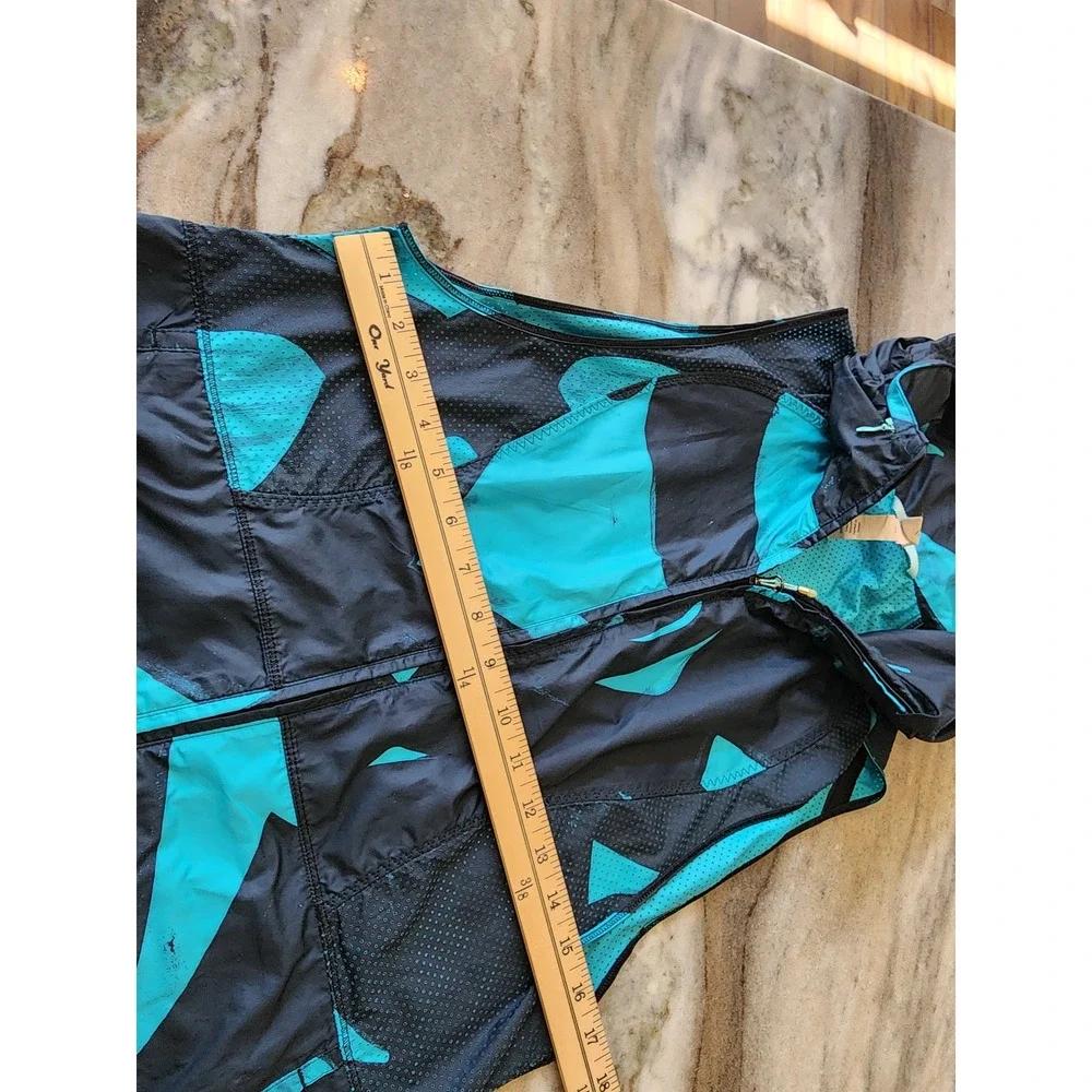 Lululemon Hooded Packt it Vest Stow and Go Pocket Full Zip Abstract Size 8